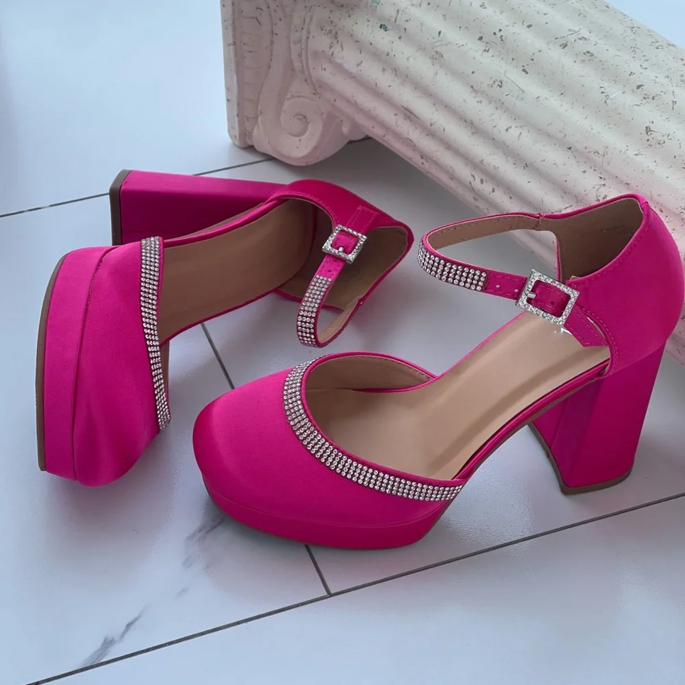 Fuchsia closed toe shoes high heels - Picture 1 of 1